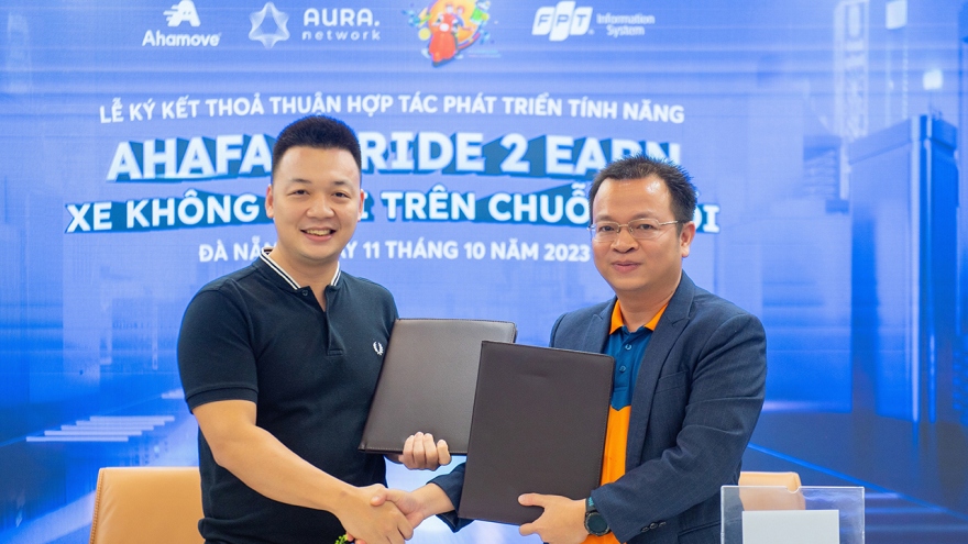 Ahamove và Aura Network hợp tác ra mắt tính năng Ahafast Ride to Earn