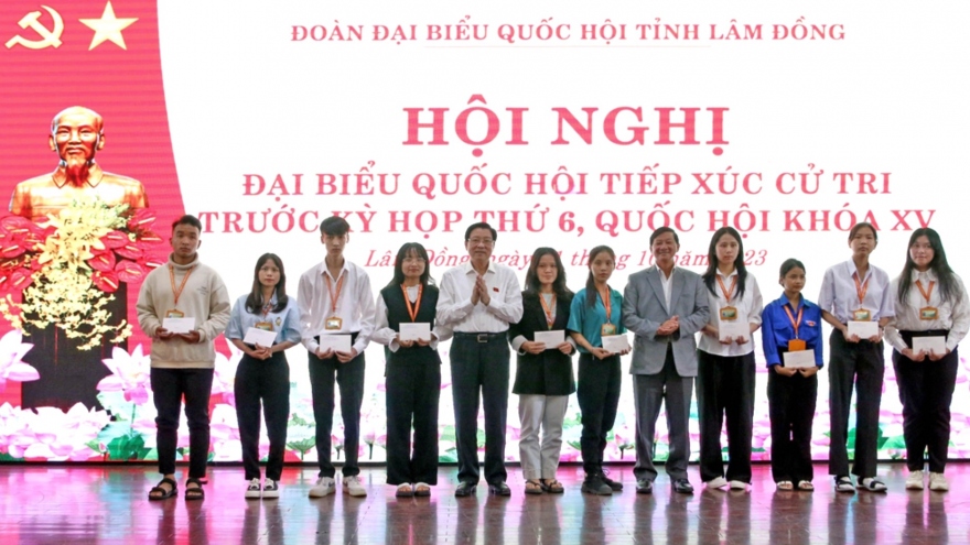 Ông Phan Đình Trạc tiếp xúc cử tri tại Trường Đại học Đà Lạt