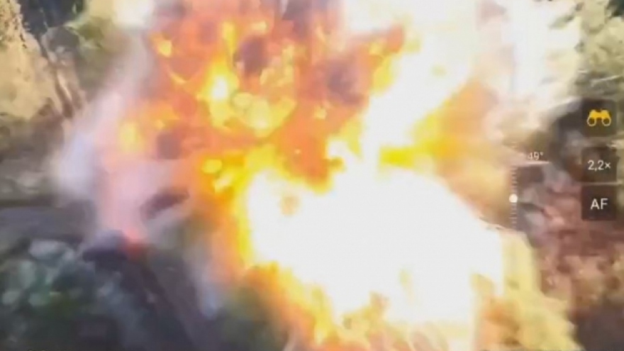 UAV tự sát của Nga lao thẳng mục tiêu, bắn cháy kho đạn dược của Ukraine