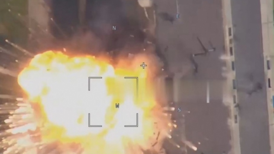 UAV Lancet của Nga tập kích, bắn nổ xe mang phóng tự hành của Ukraine