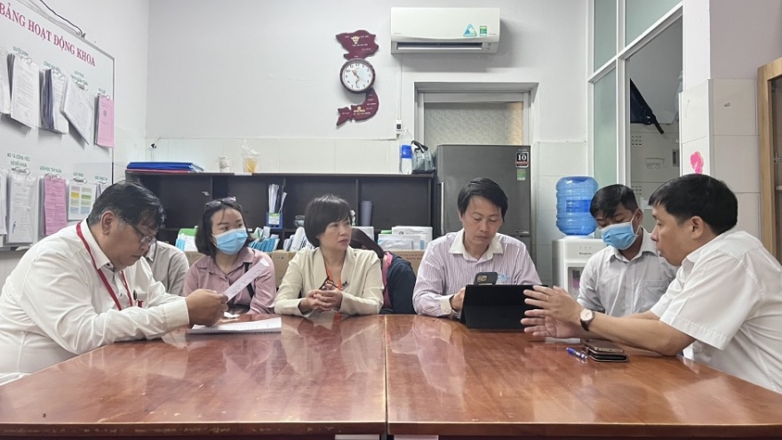 Chủ tịch TP.HCM chỉ đạo về vụ ngộ độc hàng loạt sau khi ăn bánh su kem