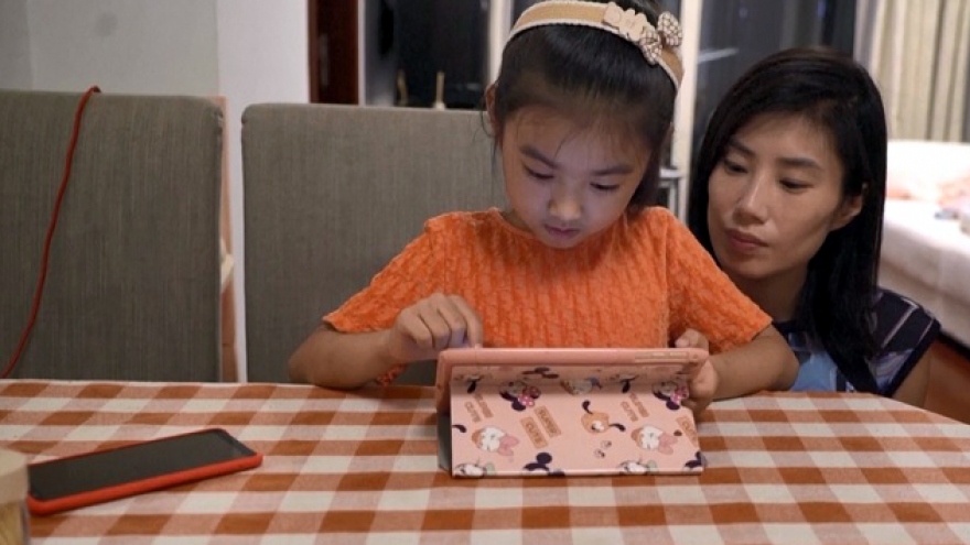 Trung Quốc dự thảo quy định giới hạn thời gian trẻ em sử dụng thiết bị số