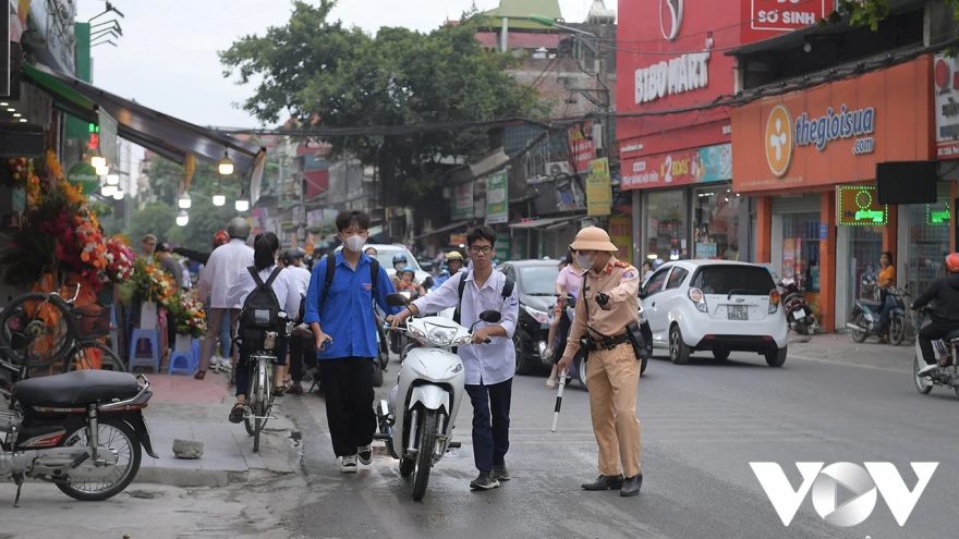 Làm gì để ngăn ngừa học sinh vi phạm giao thông?