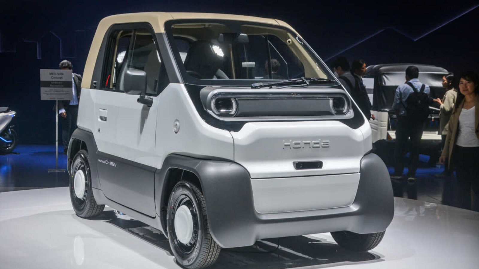 Honda ra mắt xe điện hai chỗ tự lái CI-MEV