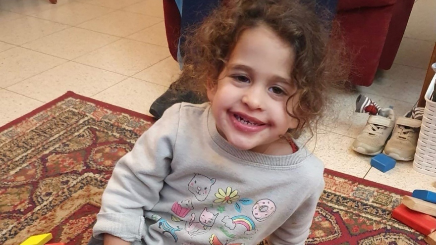 Trao đổi con tin ở Gaza: Bé gái 4 tuổi người Mỹ được Hamas trao trả