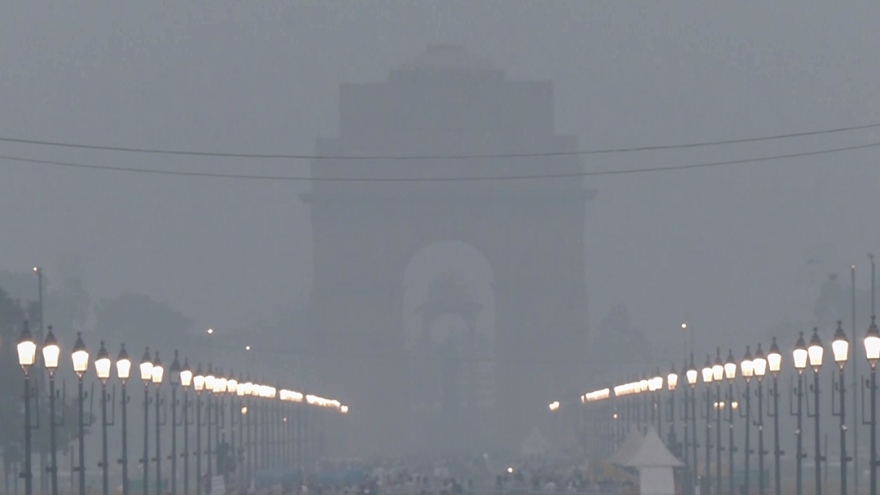 Thủ đô Ấn Độ cho lưu thông ô tô theo biển chẵn- lẻ để đối phó khói bụi