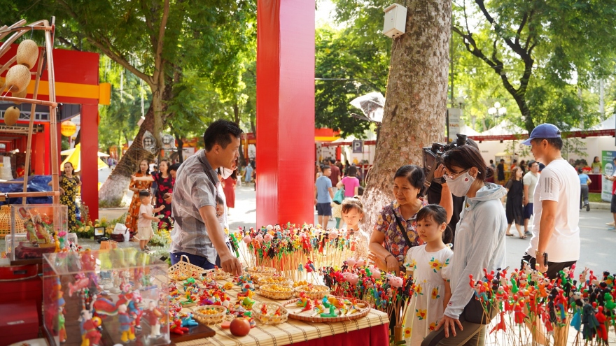 Vì sao Hà Nội thiếu sản phẩm quà tặng du lịch đặc sắc?