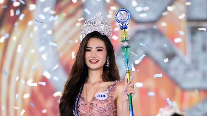 Hoa hậu Ý Nhi rời showbiz đi du học 2 năm