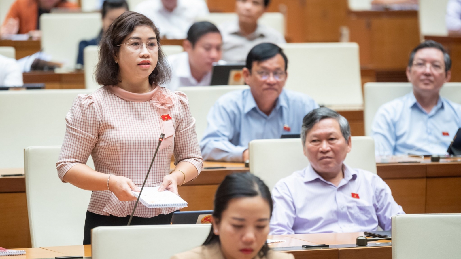 Chưa hoàn thiện vị trí việc làm thì thực hiện cải cách tiền lương ra sao?
