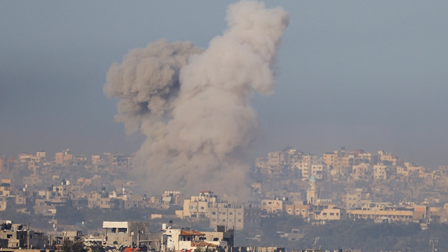 Israel tăng cường bắn phá Gaza trước giờ ngừng bắn