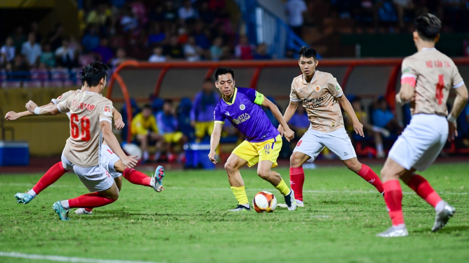Sau vòng 3 V-League 2023/2024: Hà Nội FC và HAGL gây thất vọng