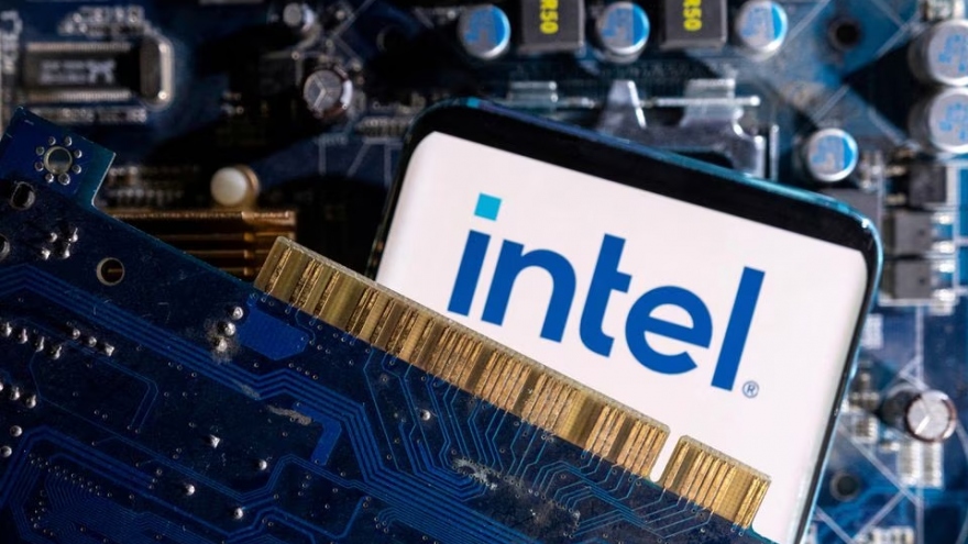 Intel pledges to expand investment in Vietnam