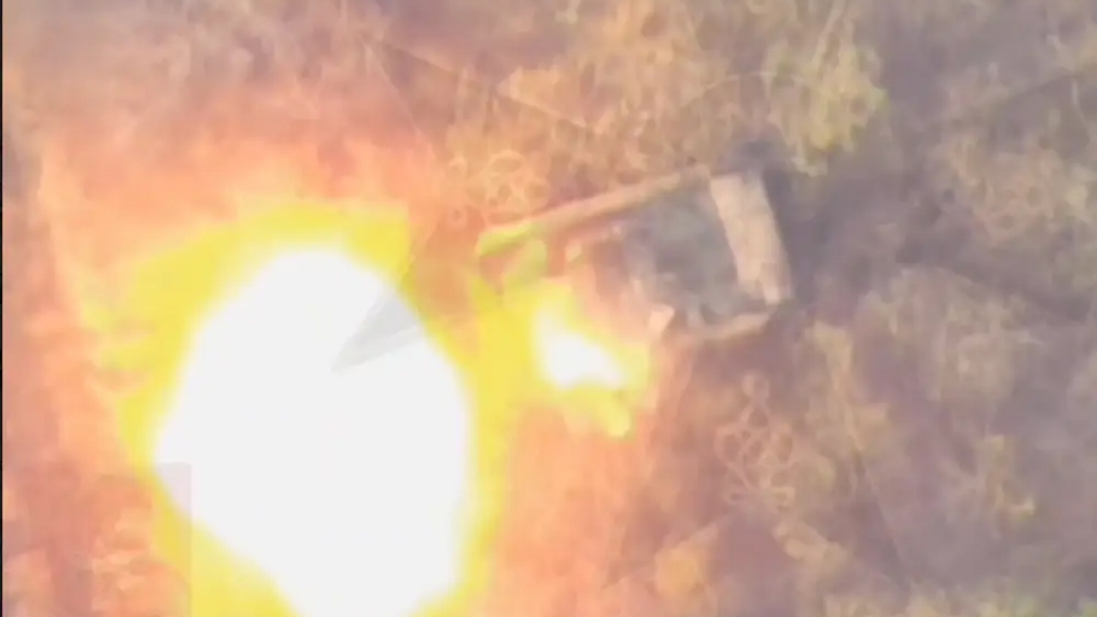 Toàn cảnh quốc tế trưa 9/4: UAV cảm tử Nga xé toạc xe HMMWV ở Ukraine