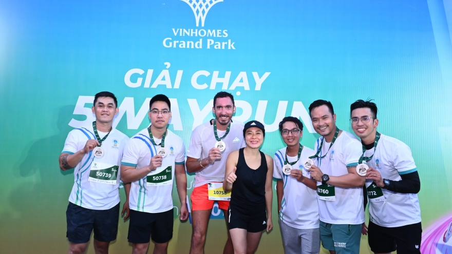 Hàng nghìn runners chinh phục đường chạy 5Way Run - Ways to Grand Park