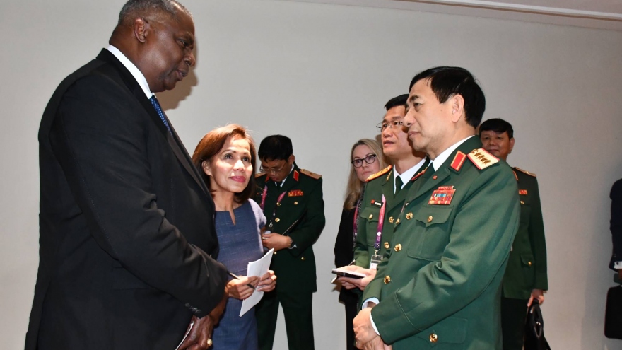 Bộ trưởng Quốc phòng Việt Nam gặp song phương Bộ trưởng Quốc phòng Mỹ