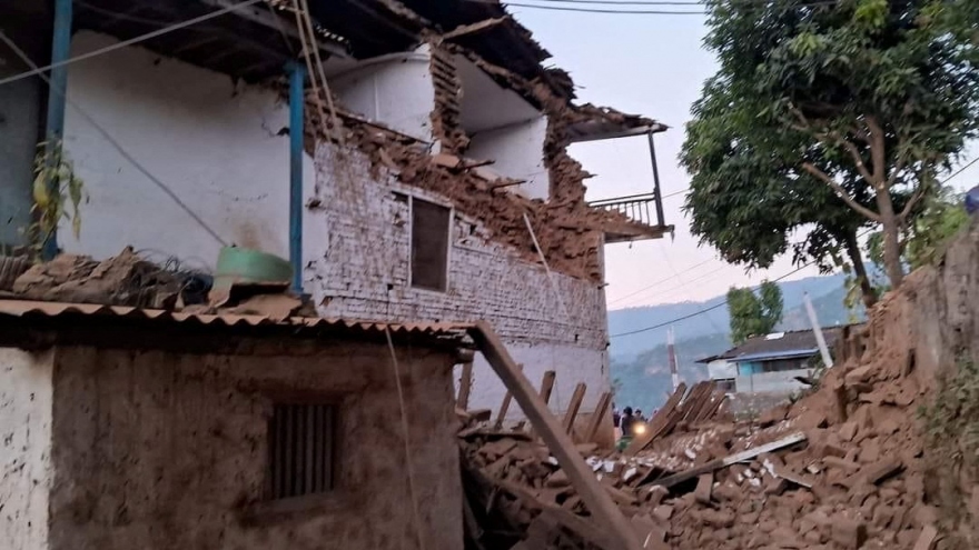 Cập nhật động đất ở Nepal: Số người thiệt mạng tăng lên 137 người
