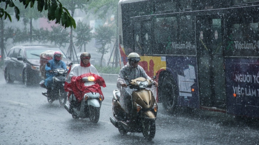 Cold spell in north, heavy rain in central region