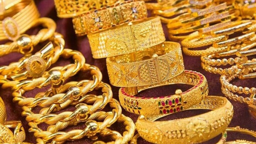 Domestic gold prices skyrocket to VND74.5 million per tael