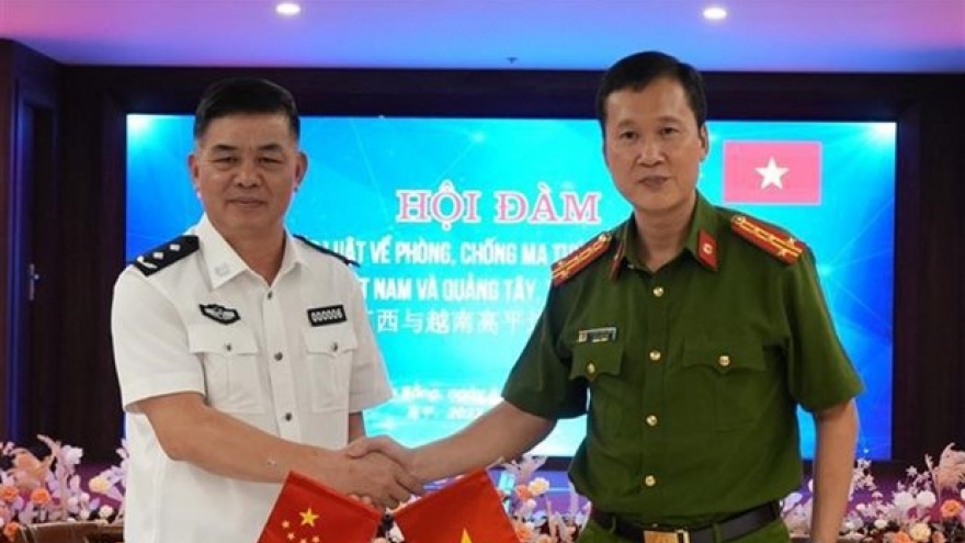 Vietnamese, Chinese provinces foster ties in anti-drug law enforcement