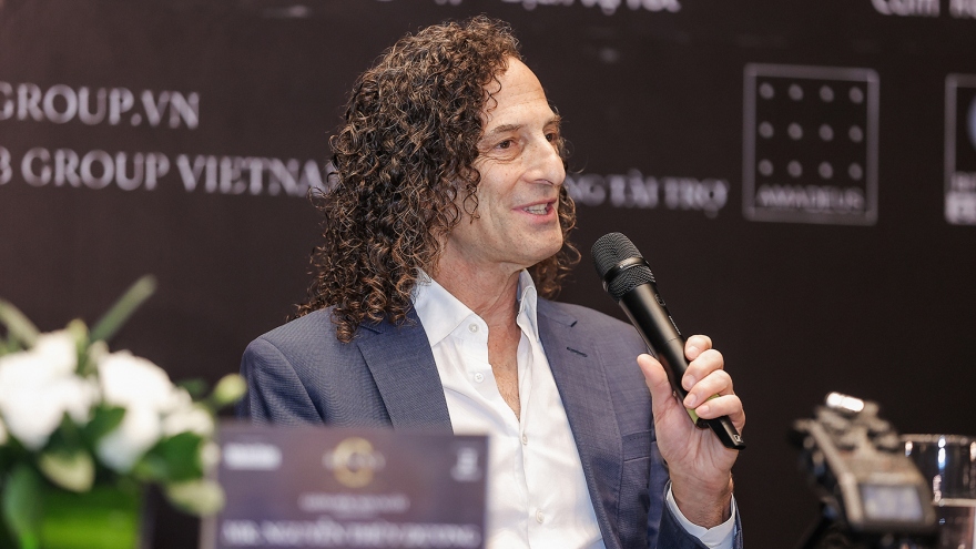 Kenny G: "Tôi rất vui khi âm nhạc của mình giúp mọi người kết nối"