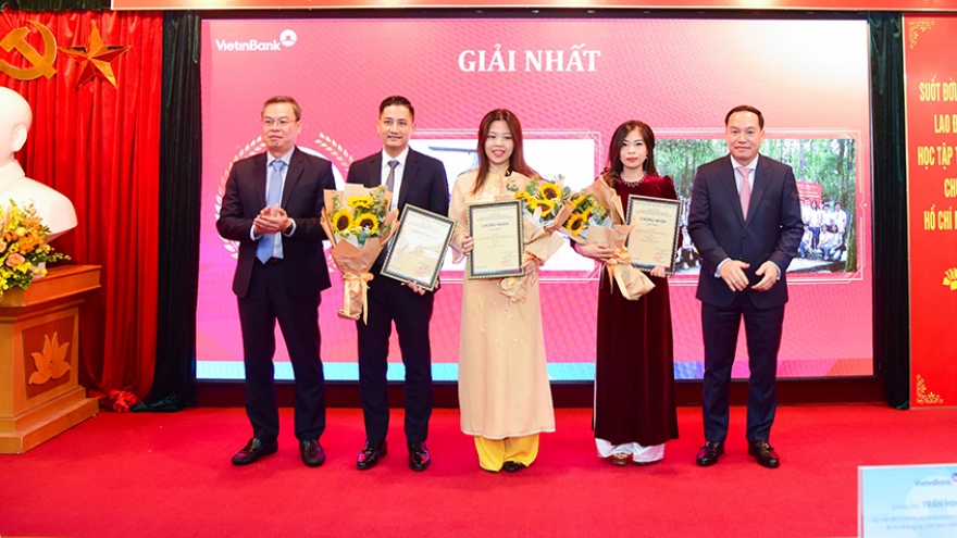 Trao giải Cuộc thi sáng tác tác phẩm hưởng ứng Giải Búa liềm vàng
