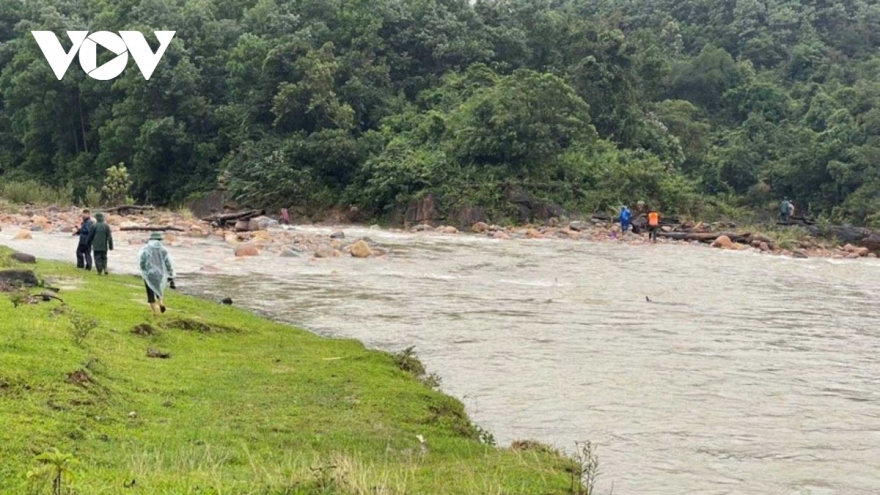 Floods claim two lives, three reported missing in central Vietnam