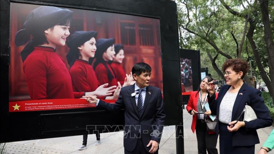 Photo exhibition introduces Vietnamese culture in Mexico