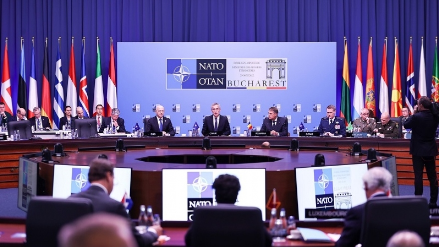 Căng thẳng Nga – Phương Tây nóng trước cuộc họp của NATO
