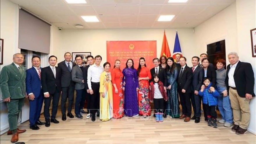 Vice President meets representatives of Vietnamese community in Norway