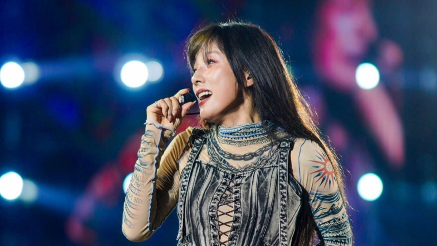 Lee Hyo Ri trình diễn siêu hit "10 Minutes" tại Việt Nam