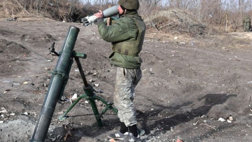 Đặc nhiệm Nga sử dụng súng cối triệt âm Gall tấn công cứ điểm Ukraine