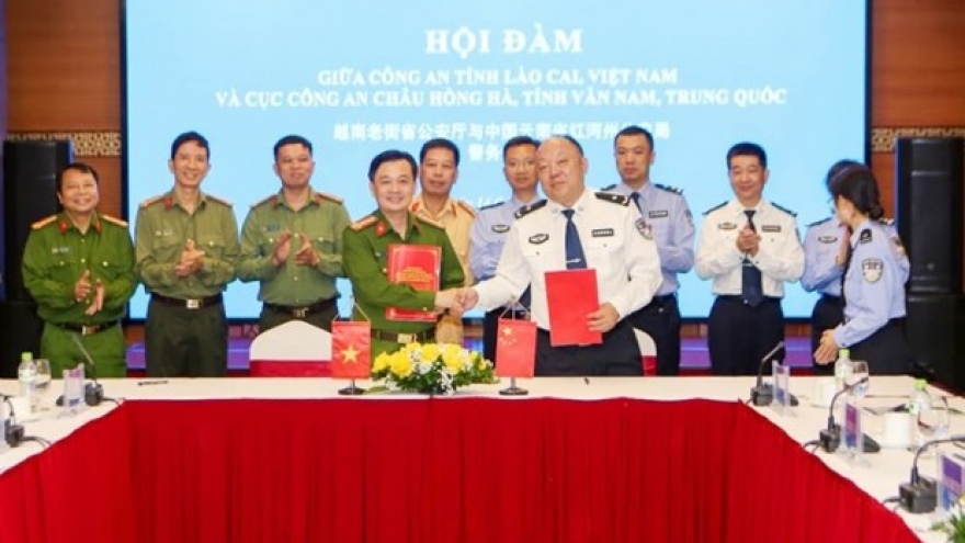 Police officials of Lao Cai, China’s Honghe county hold talks