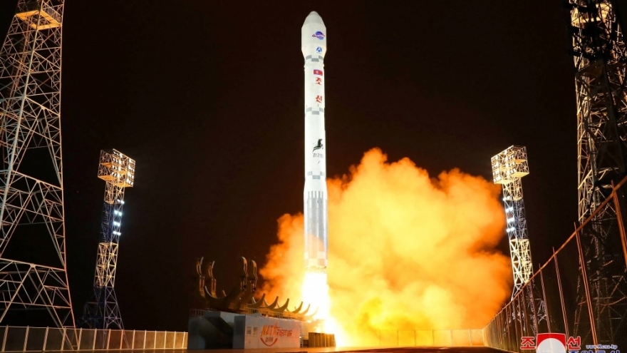 Triều Tiên phóng vệ tinh quân sự nhưng thất bại
