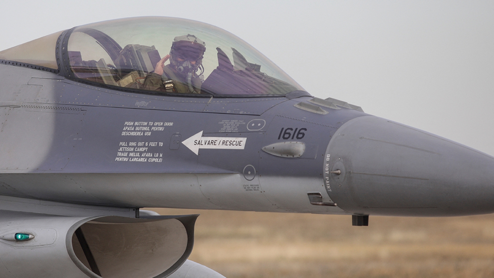Ukraine đặt cược vào tiêm kích F-16 để giải vây cho Kharkov