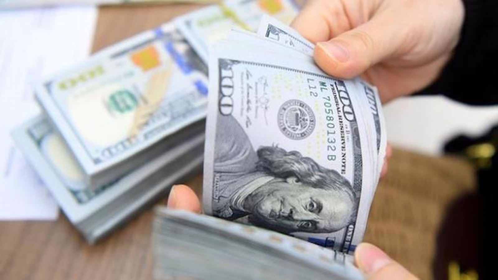 Tỷ giá USD hôm nay 26/10: Tỷ giá trung tâm tăng lên 25.644 đồng/USD
