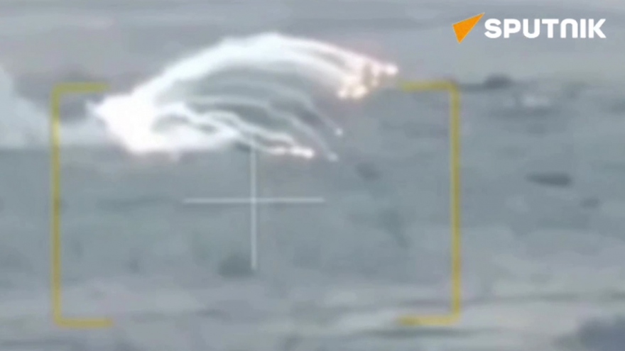 Cận cảnh UAV Nga phá hủy xe tăng Leopard ở hướng Zaporizhzhia