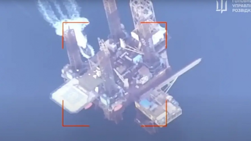 Ukraine sử dụng radar thu được từ giàn khoan dầu để theo dõi tàu chiến Nga