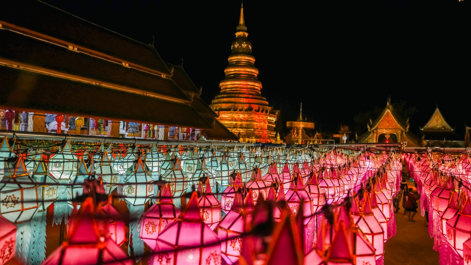 Hàng nghìn đèn lồng thắp sáng lễ hội độc đáo tại Thái Lan