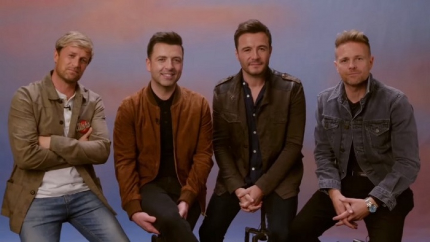 Bị đòi tẩy chay, BTC đêm nhạc Westlife giải thích 'chỉ làm theo yêu cầu của fan'