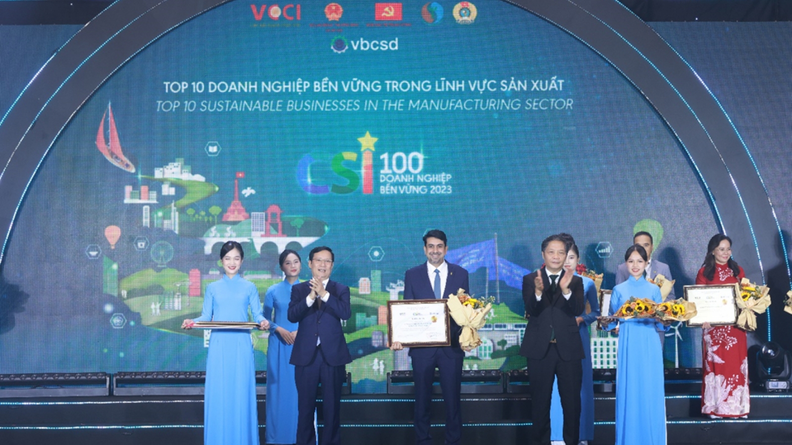 Coca-Cola được vinh danh trong Top 3 DN phát triển bền vững tại Việt Nam