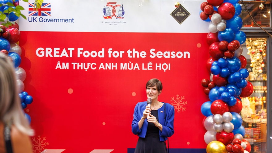 HCM City celebrates Christmas with British fare