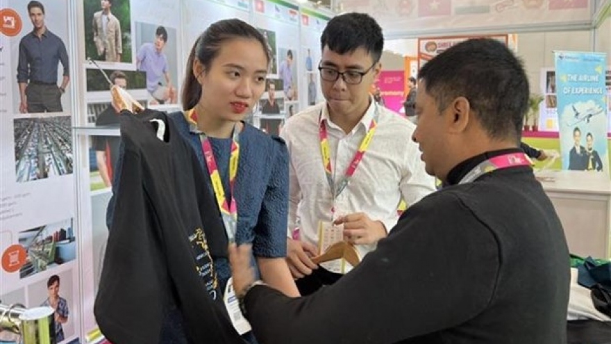 Vietnam introduces garment and textile products in India