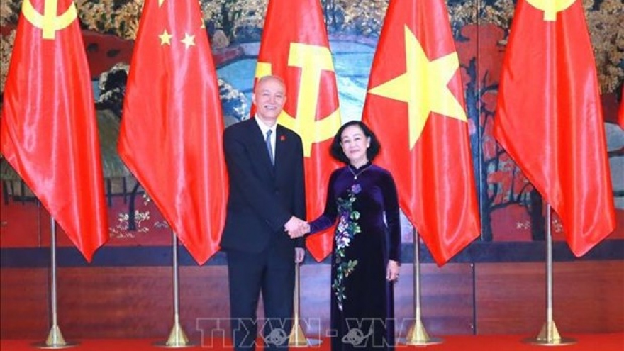 Vietnam gives top priority to developing ties with China: Party official