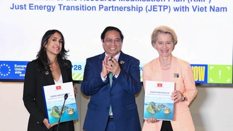 Partners commit US$15.5 billion to Vietnam’s energy transition