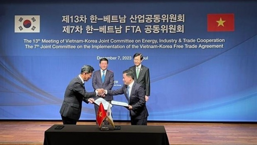 RoK, Vietnam enhance links in trade, industry, energy