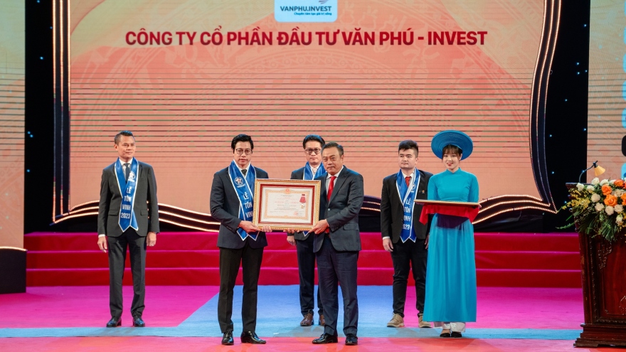 Văn Phú - Invest đón nhận Huân chương lao động hạng Ba