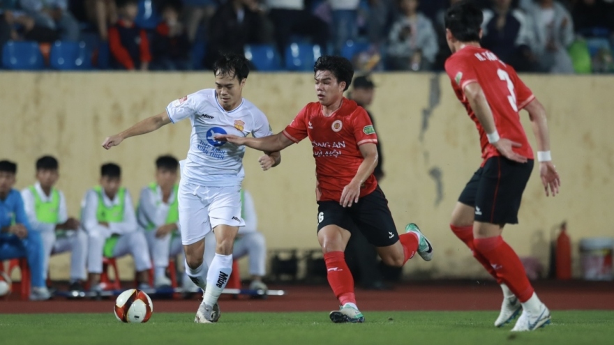 Bảng xếp hạng V-League mới nhất: Nam Định giữ vững ngôi đầu
