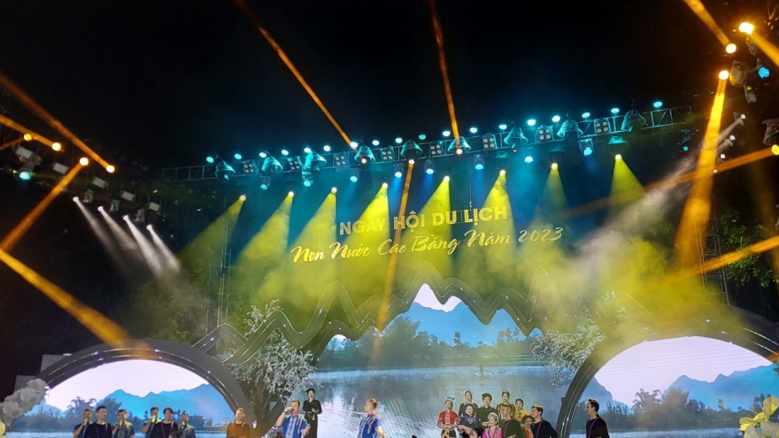 Non Nuoc Cao Bang Tourism Festival 2023 opens in Hanoi