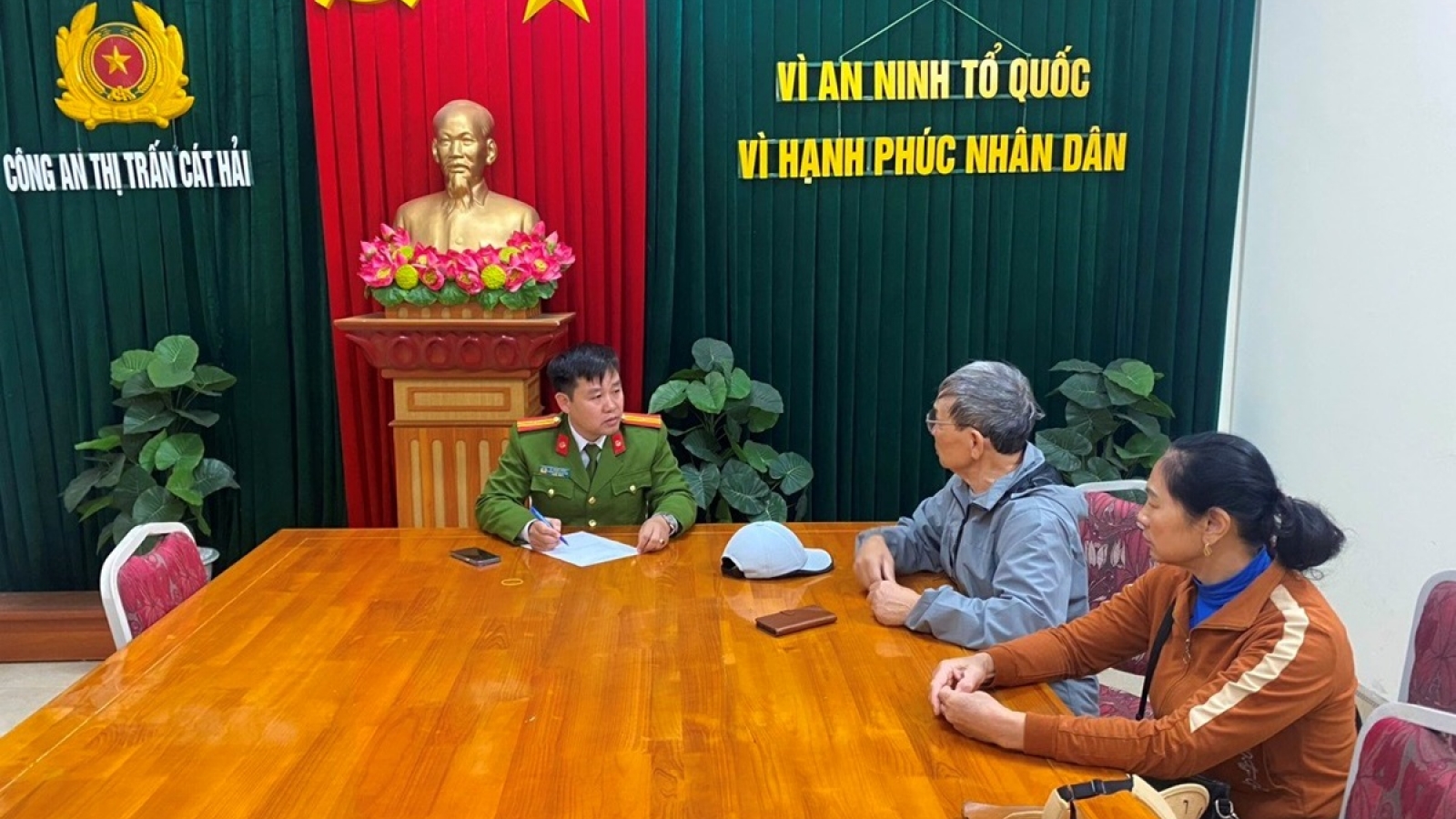 Tin lời công an giả, vợ chồng ở Hải Phòng suýt bị lừa hơn 2 tỷ đồng