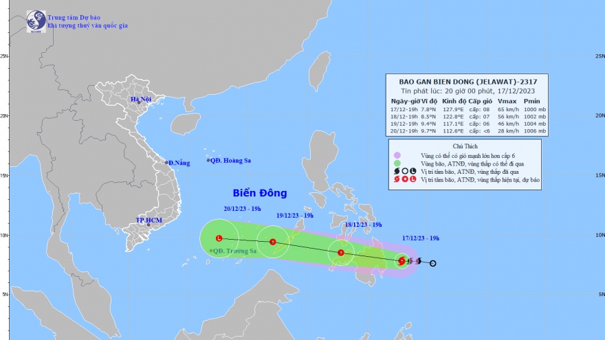 Bão Jelawat gió giật cấp 10 đang tiến vào Biển Đông